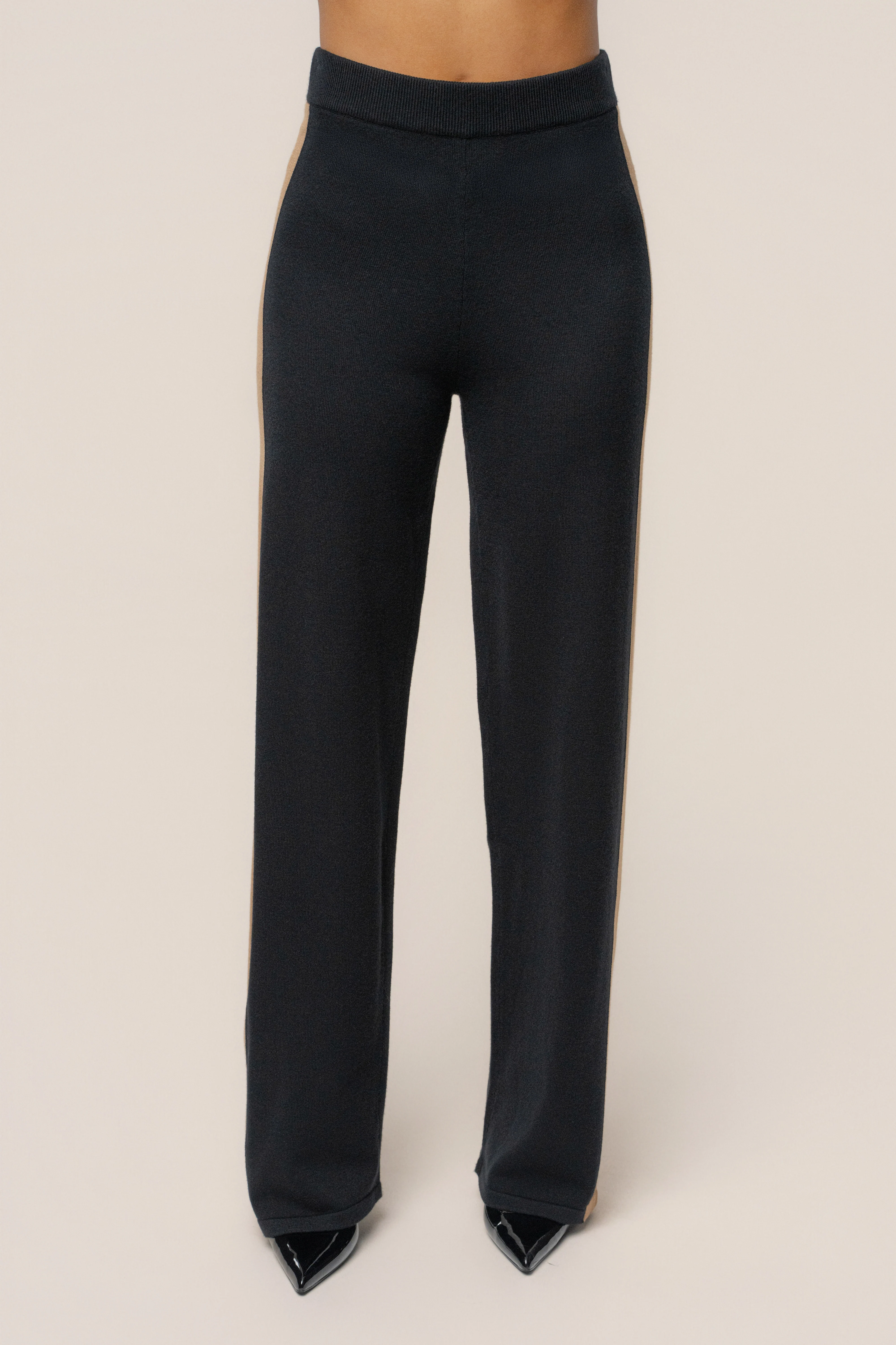 Black Chasing Fall Contrast Pant - Image 2