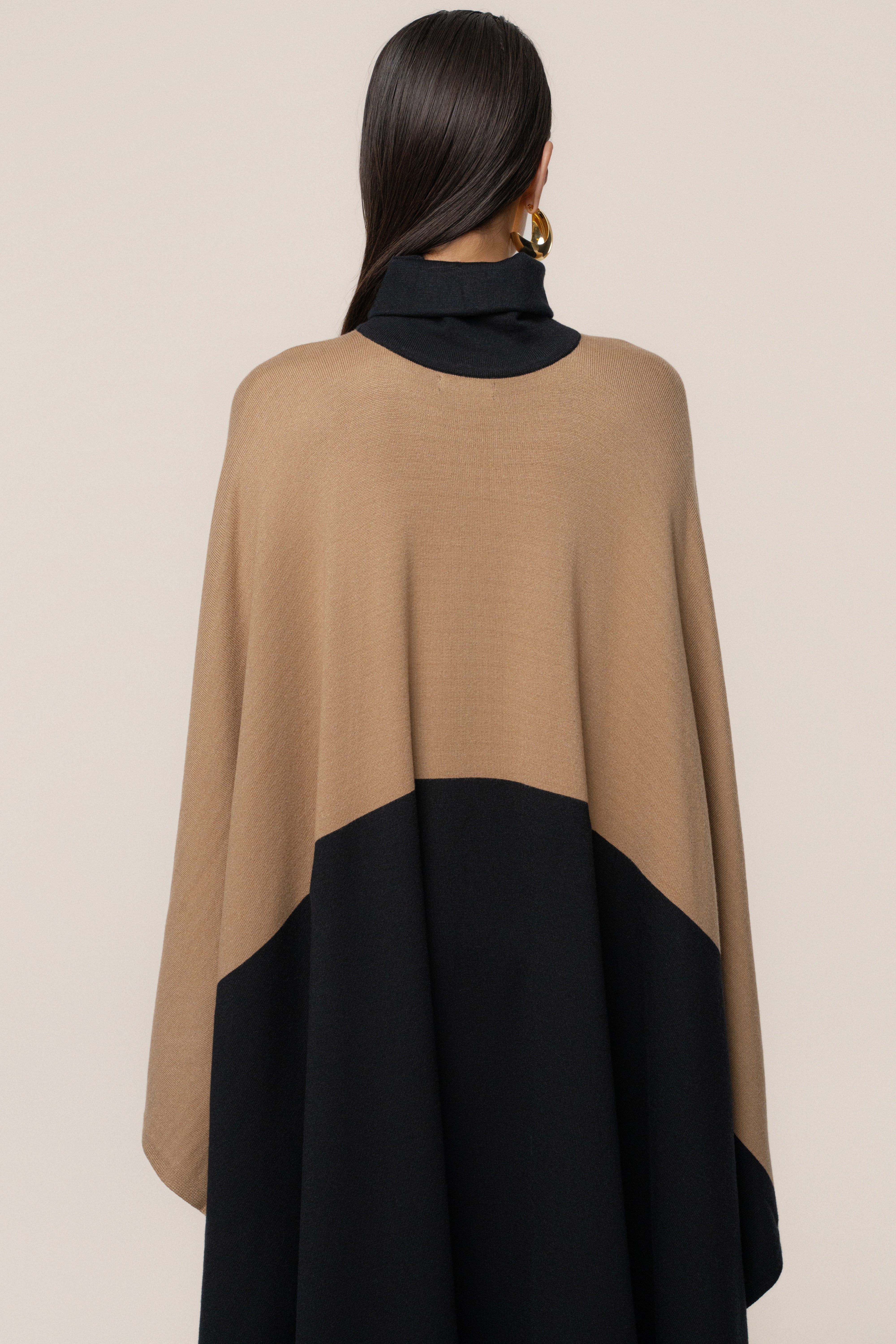 Black Chasing Fall Contrast Top - Image 11