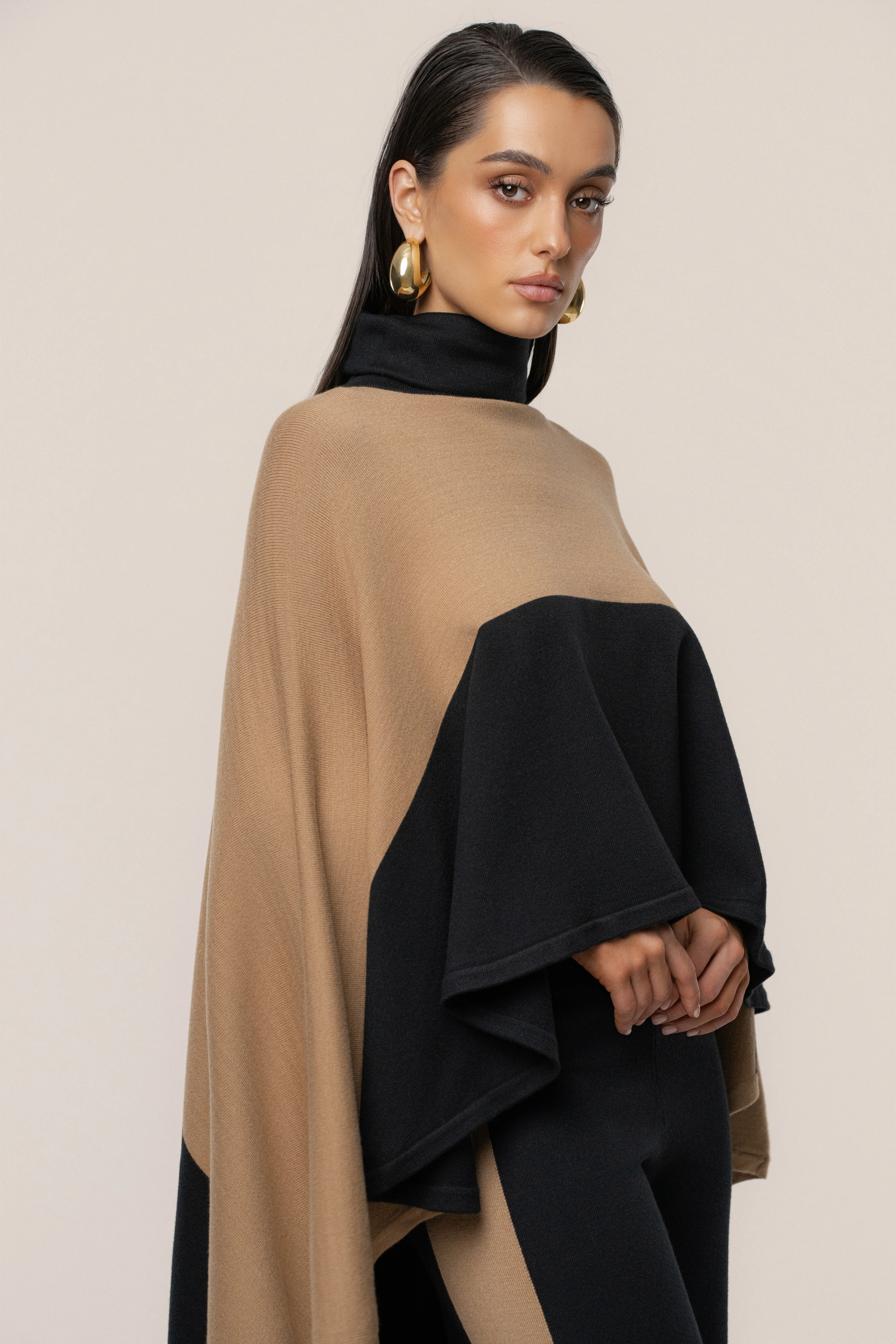 Black Chasing Fall Contrast Top - Image 4