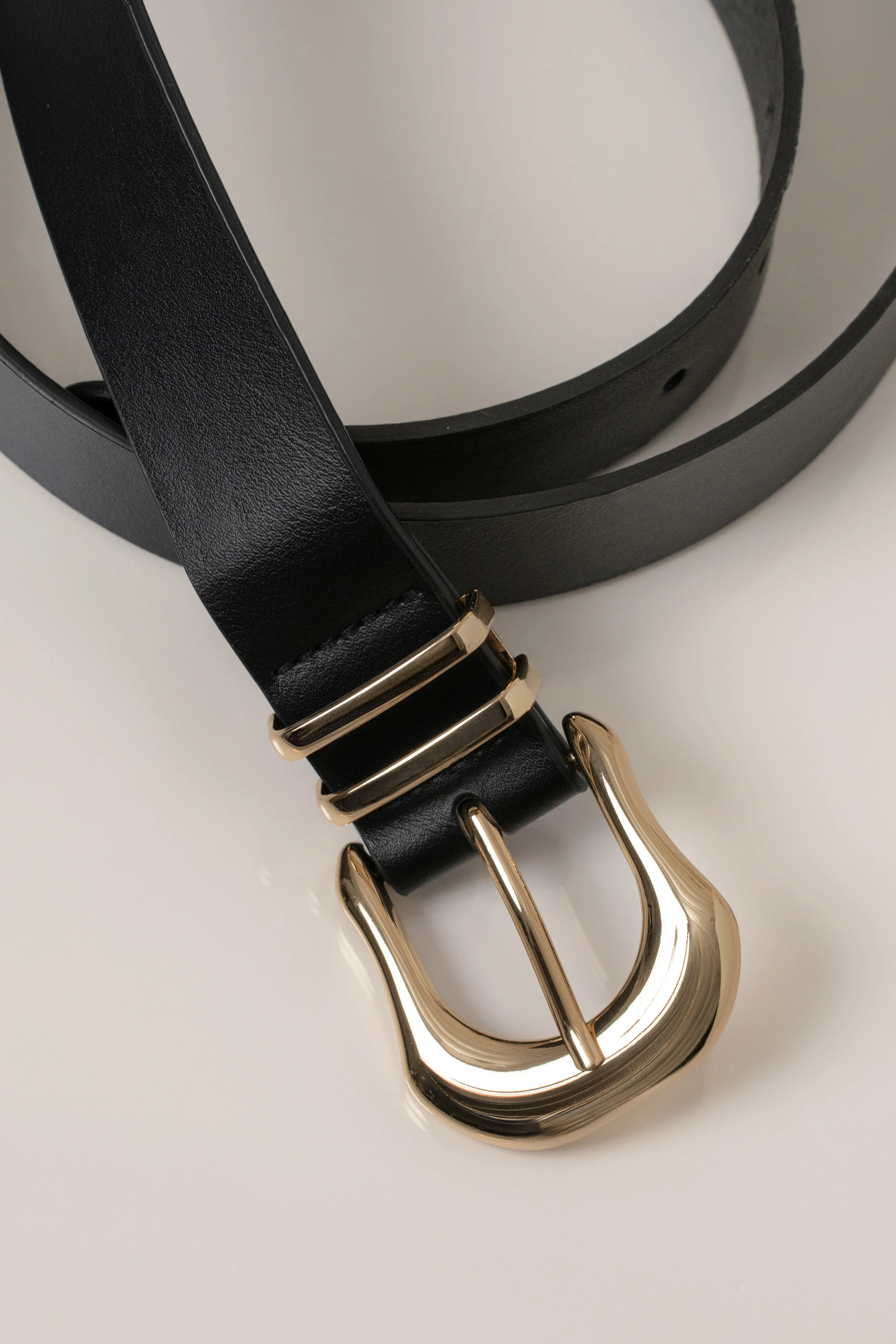 Black Dahlia Buckle Belt - Image 3