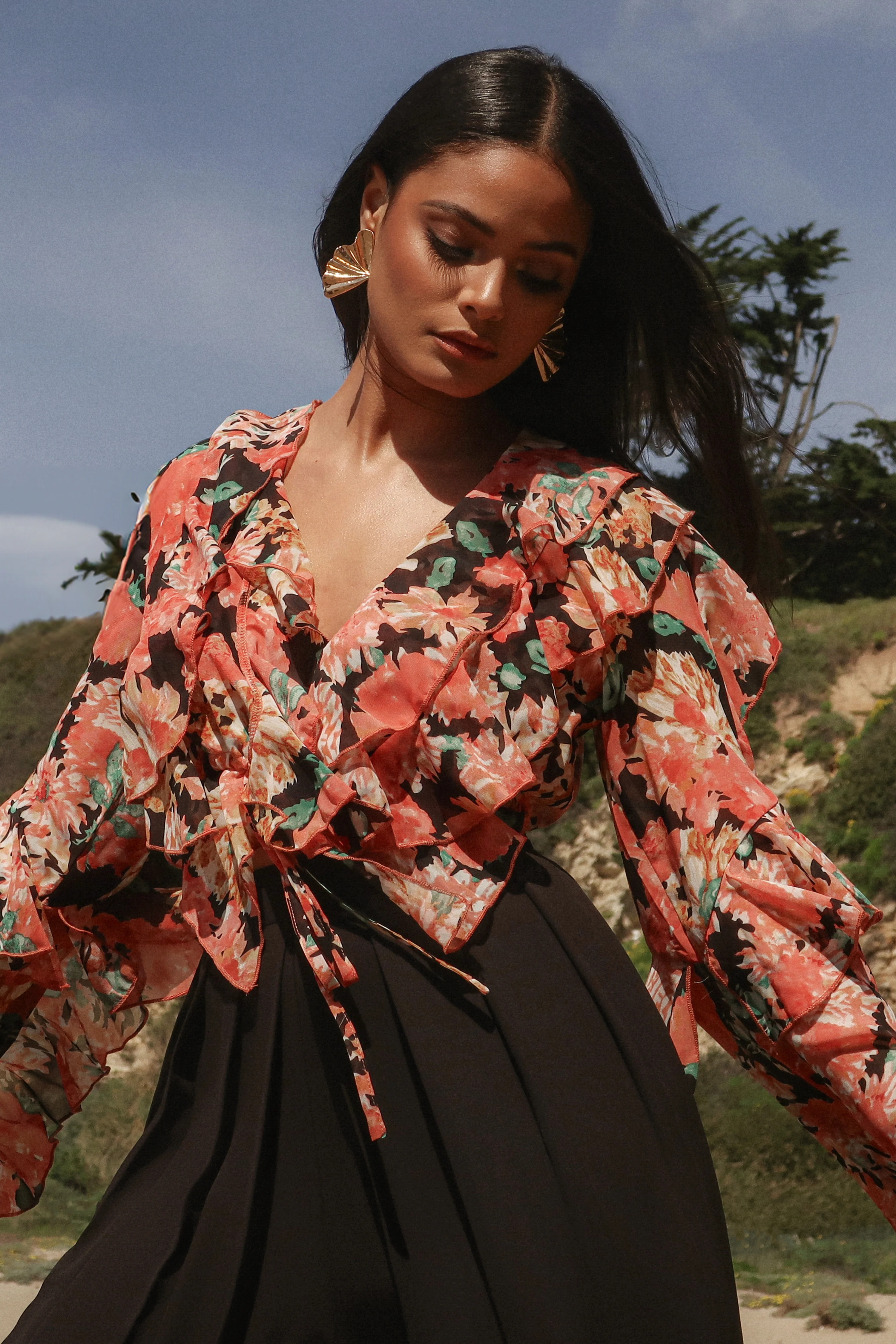 Black Floral Yvanna Ruffle Top - Image 25