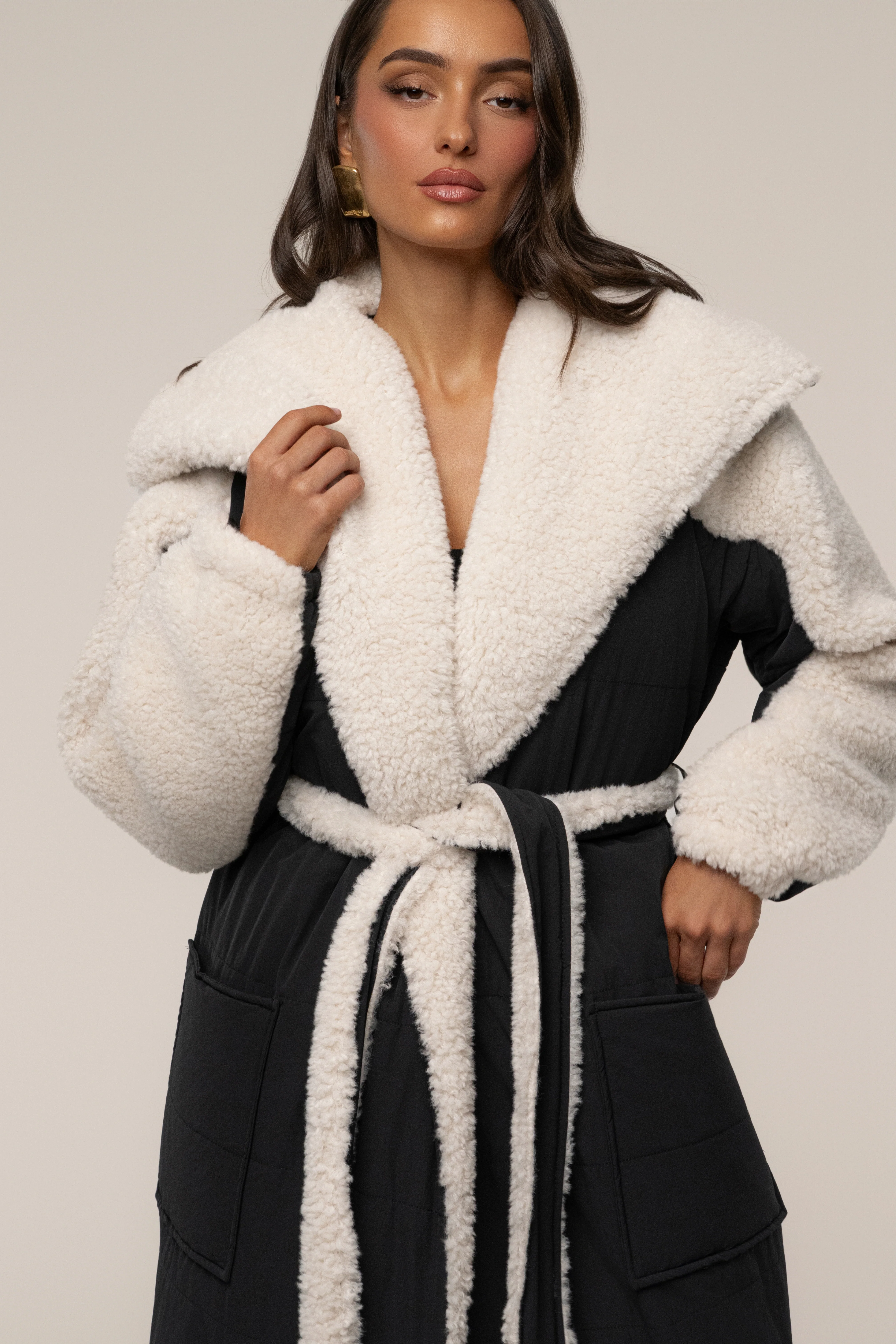 Black/Ivory Contrast Sherpa Coat - Image 5
