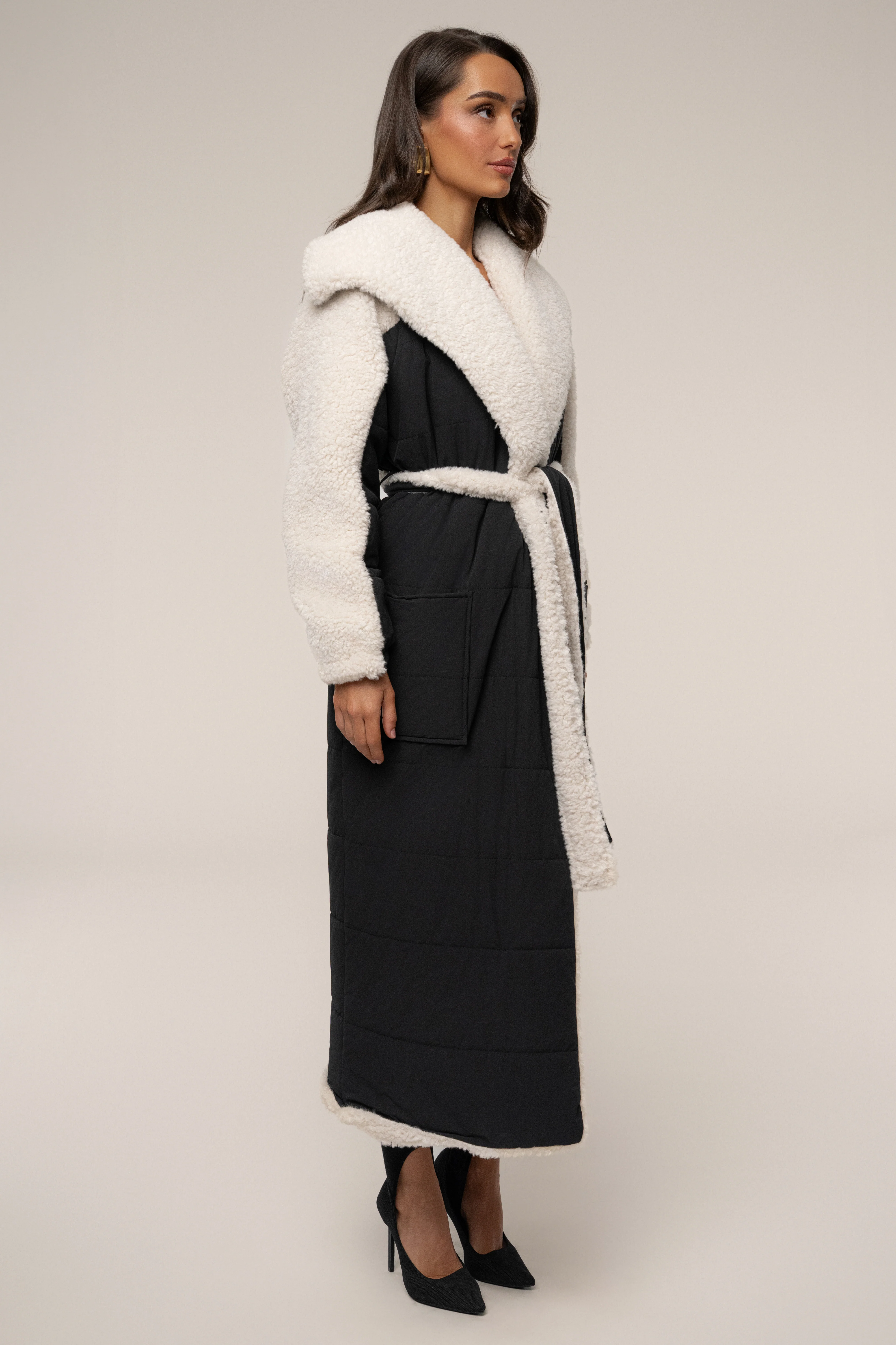 Black/Ivory Contrast Sherpa Coat - Image 7
