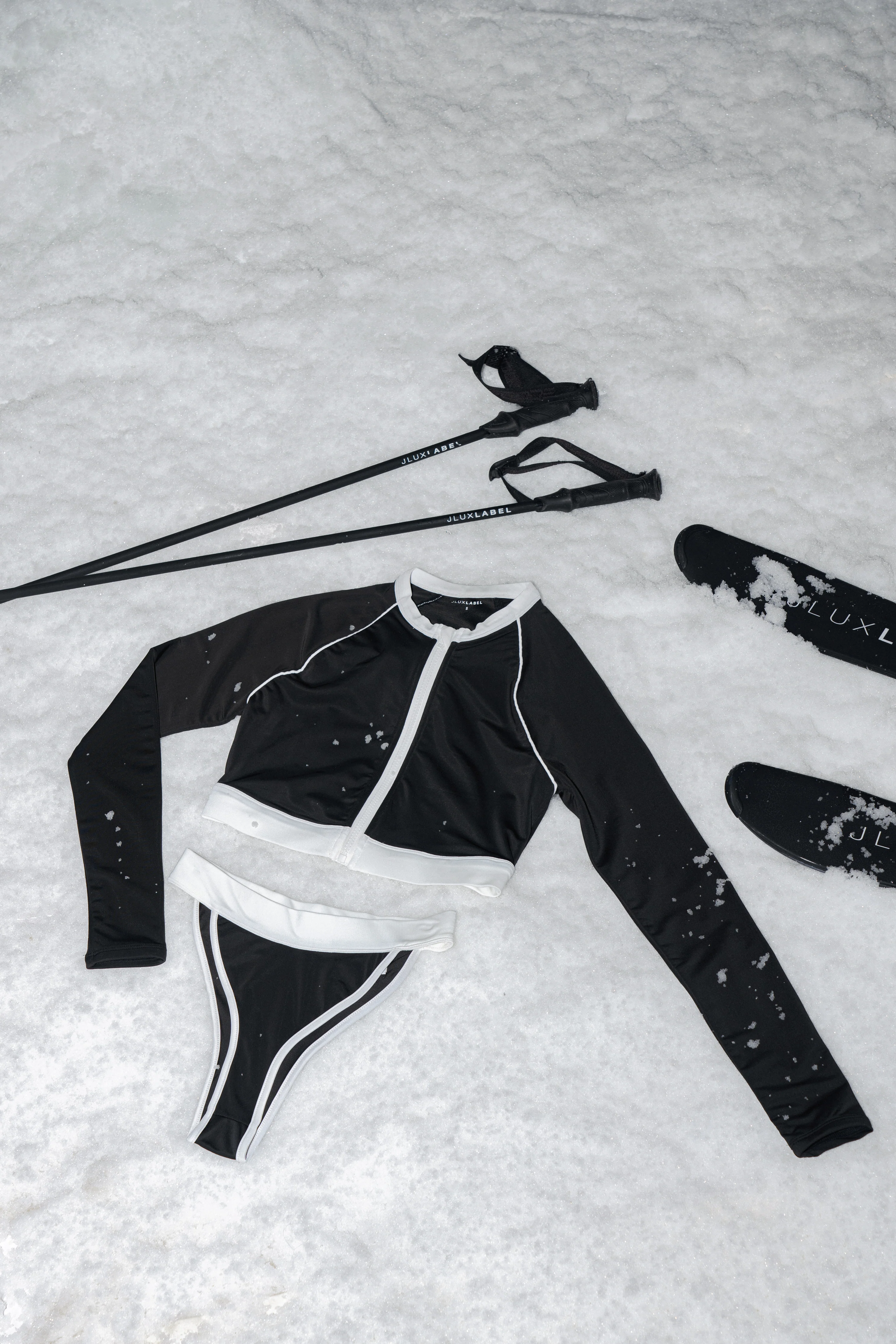 Black/White Contrast Bikini Set - Image 11