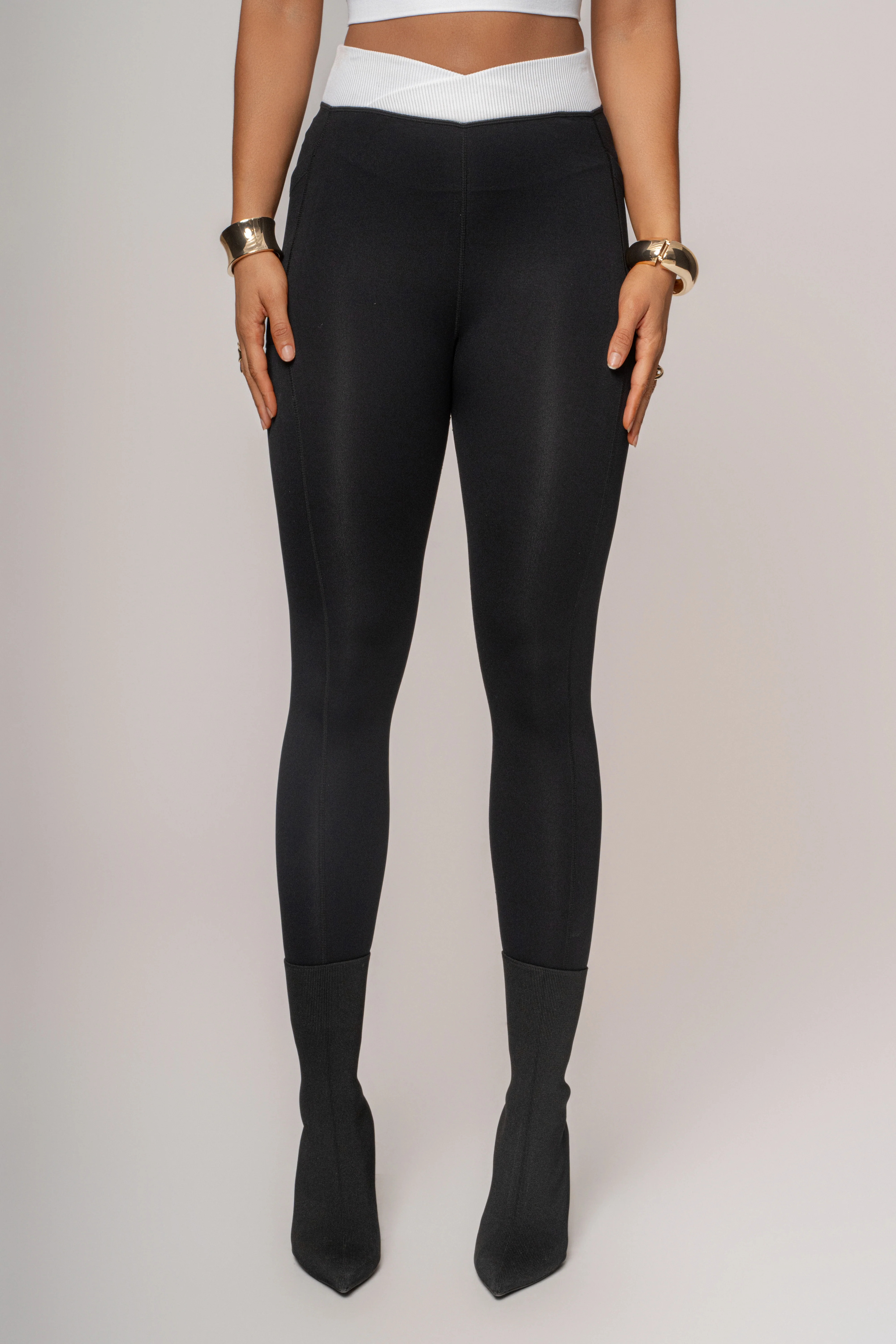 Black/White Inspire Movement Leggings - Image 3
