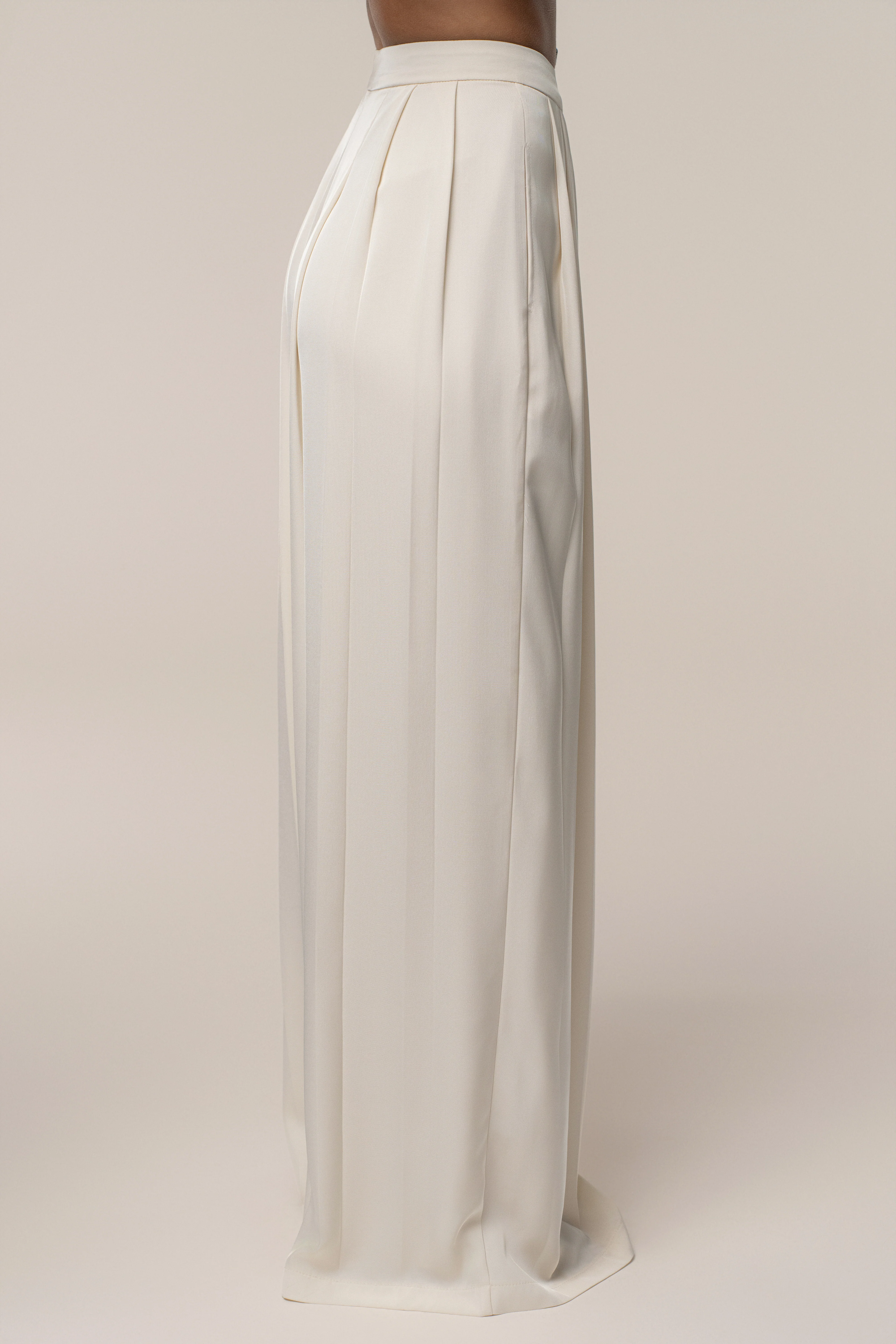 Buttercream Clara Wide Leg Pleated Trousers - Image 7