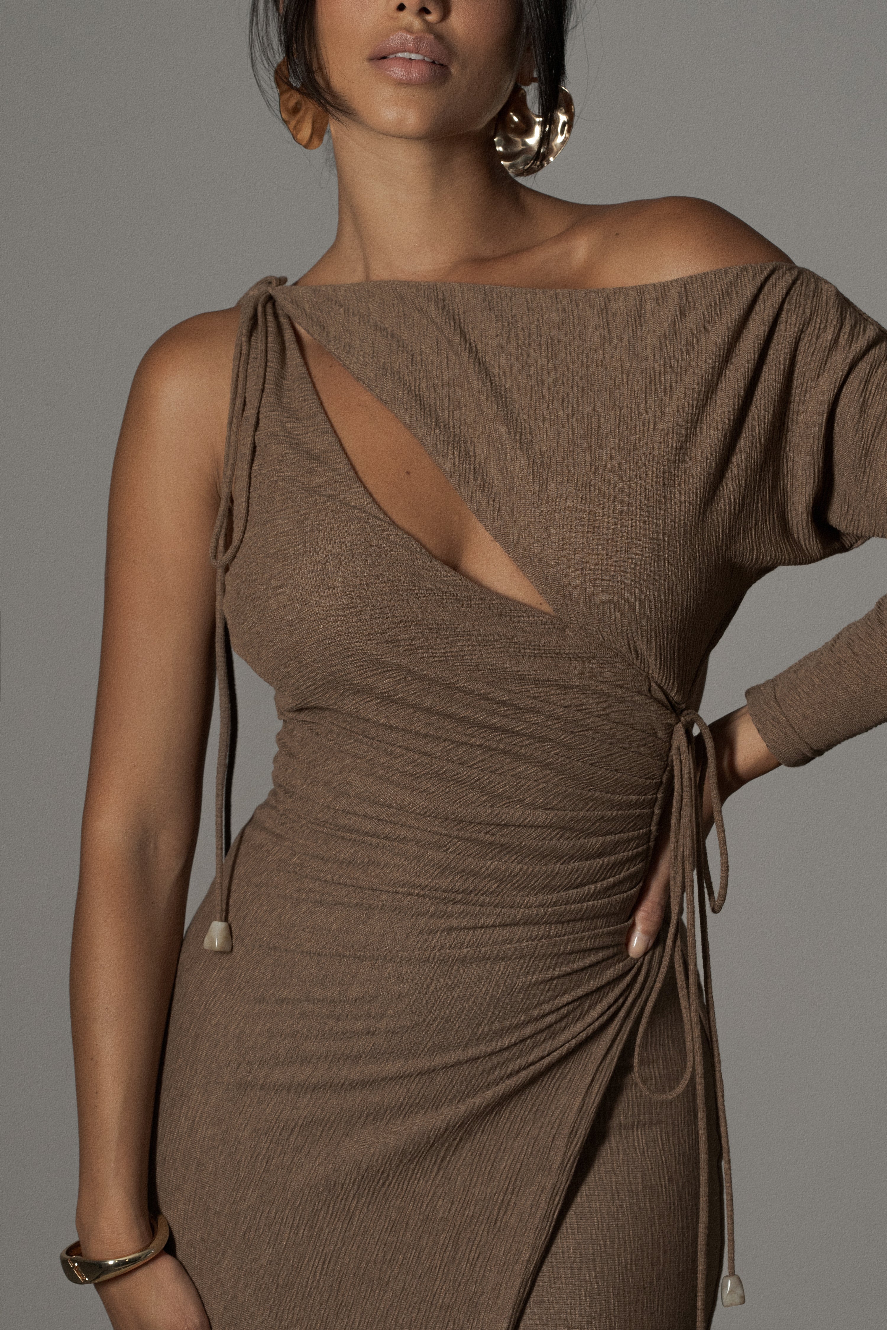 Chocolate Odelia Crinkled Maxi Dress - Image 11