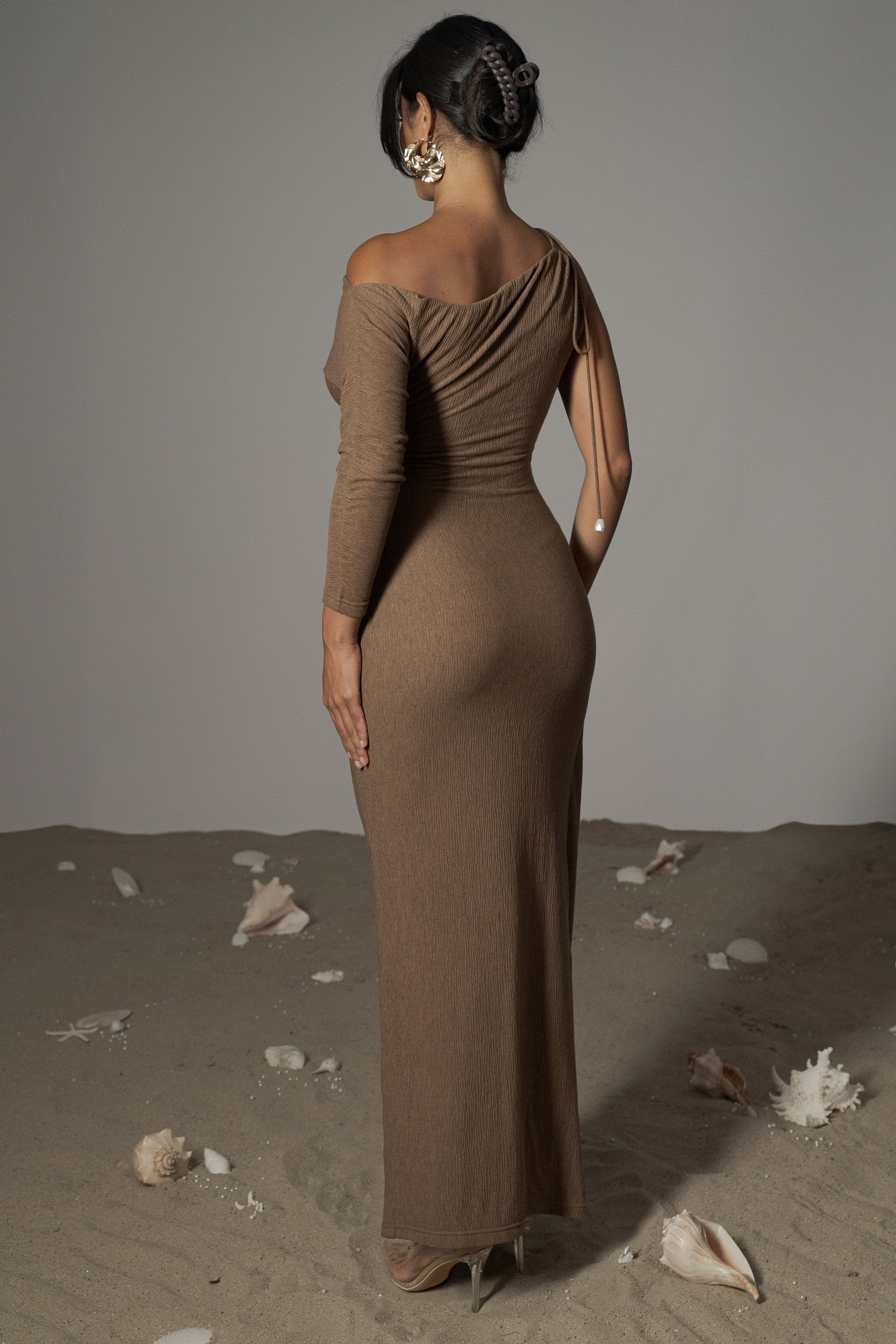 Chocolate Odelia Crinkled Maxi Dress - Image 4