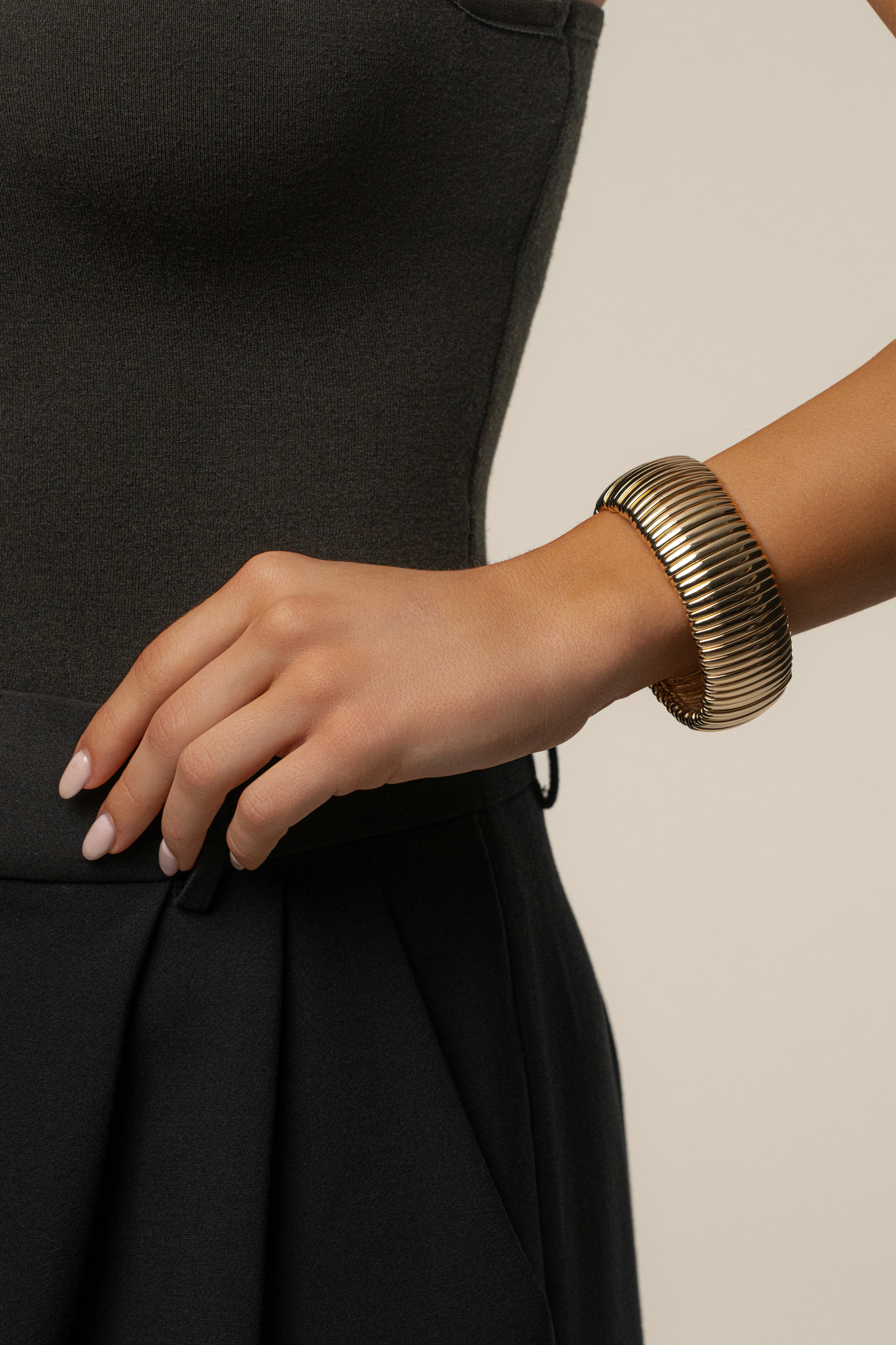 Gold  Amora Link Bracelet - Image 2
