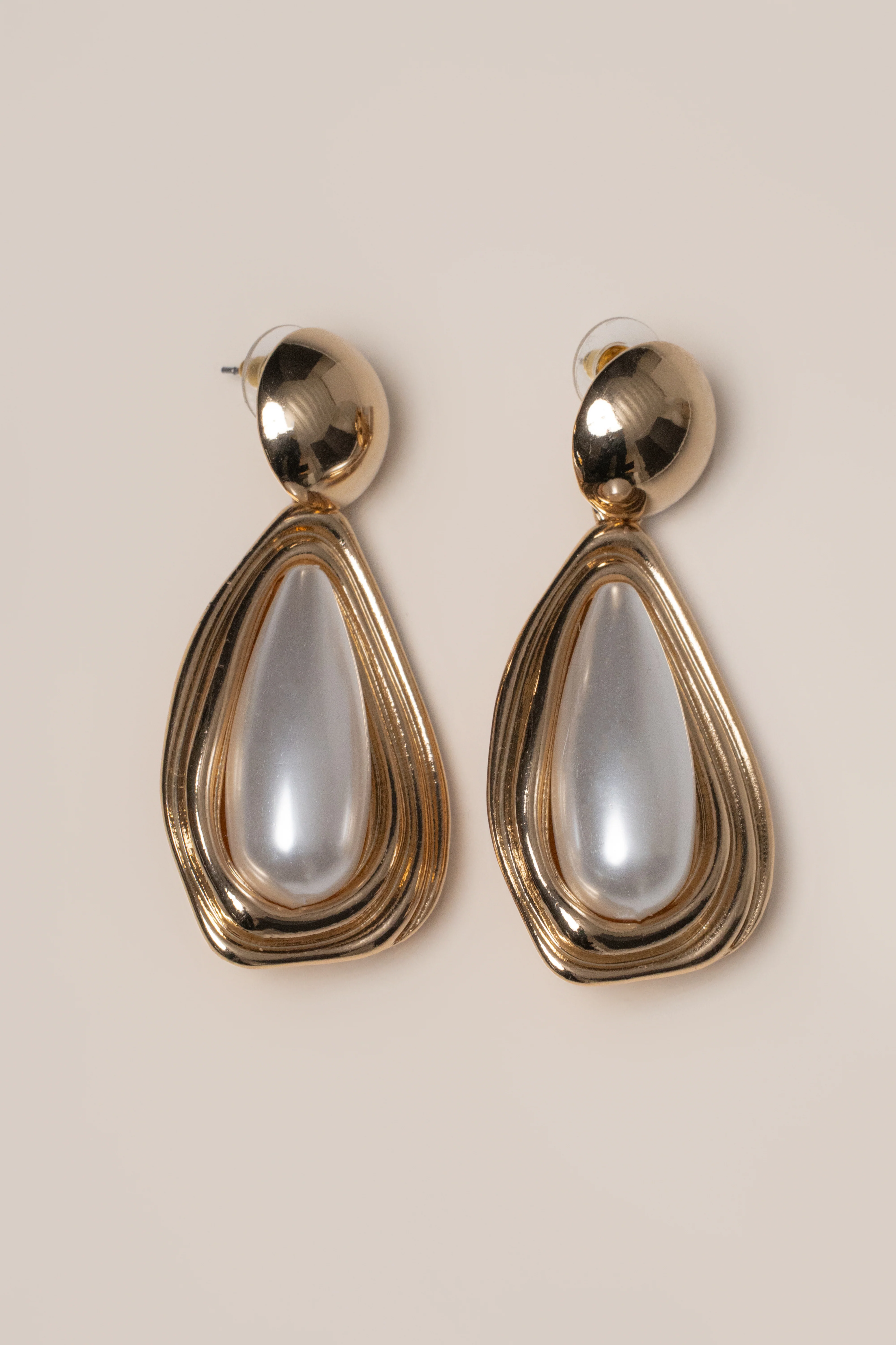 Gold Aris Pearl Earrings - Image 2