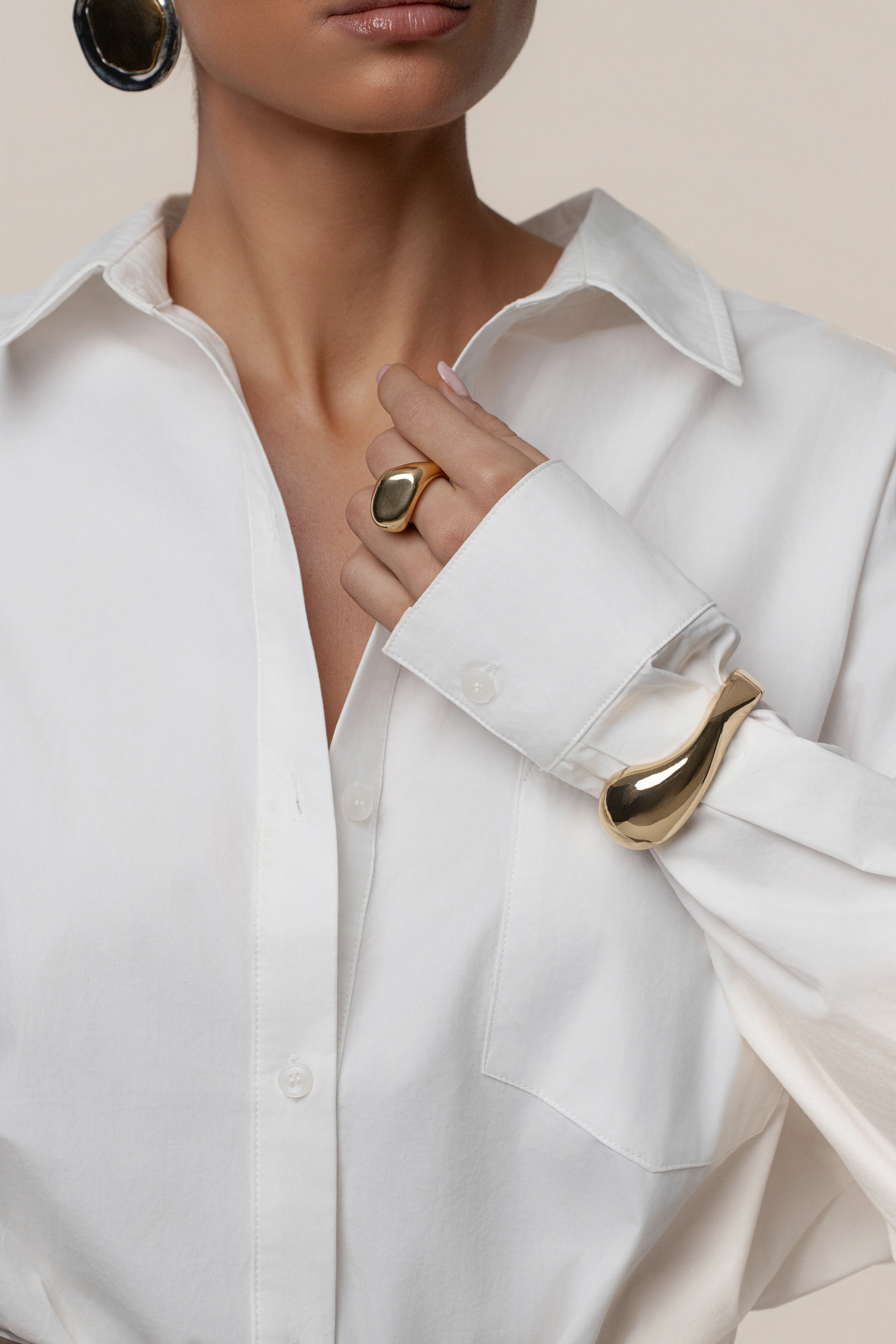 Gold Ines Hinge Bracelet - Image 4
