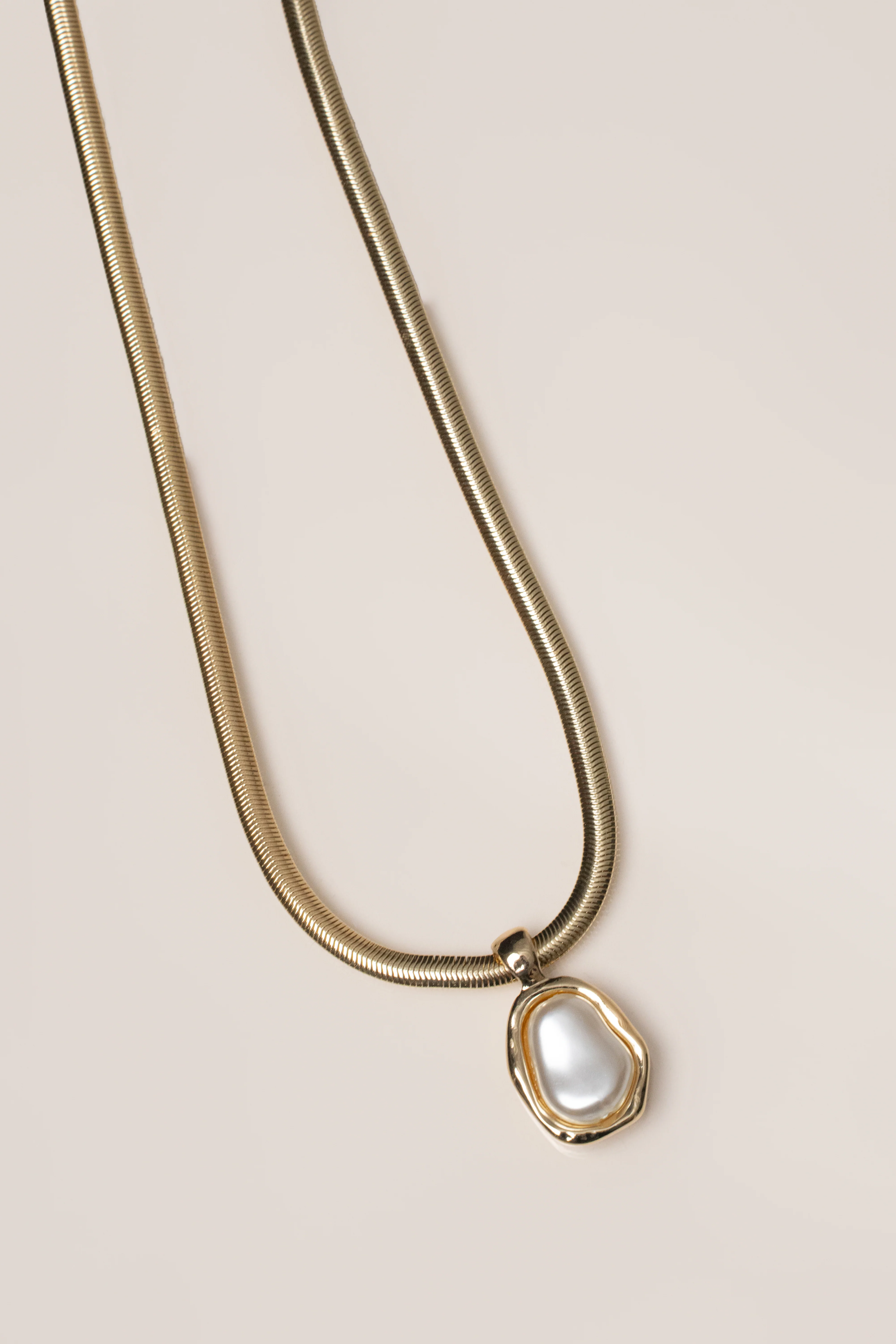 Gold  Lunara Pearl Necklace - Image 2