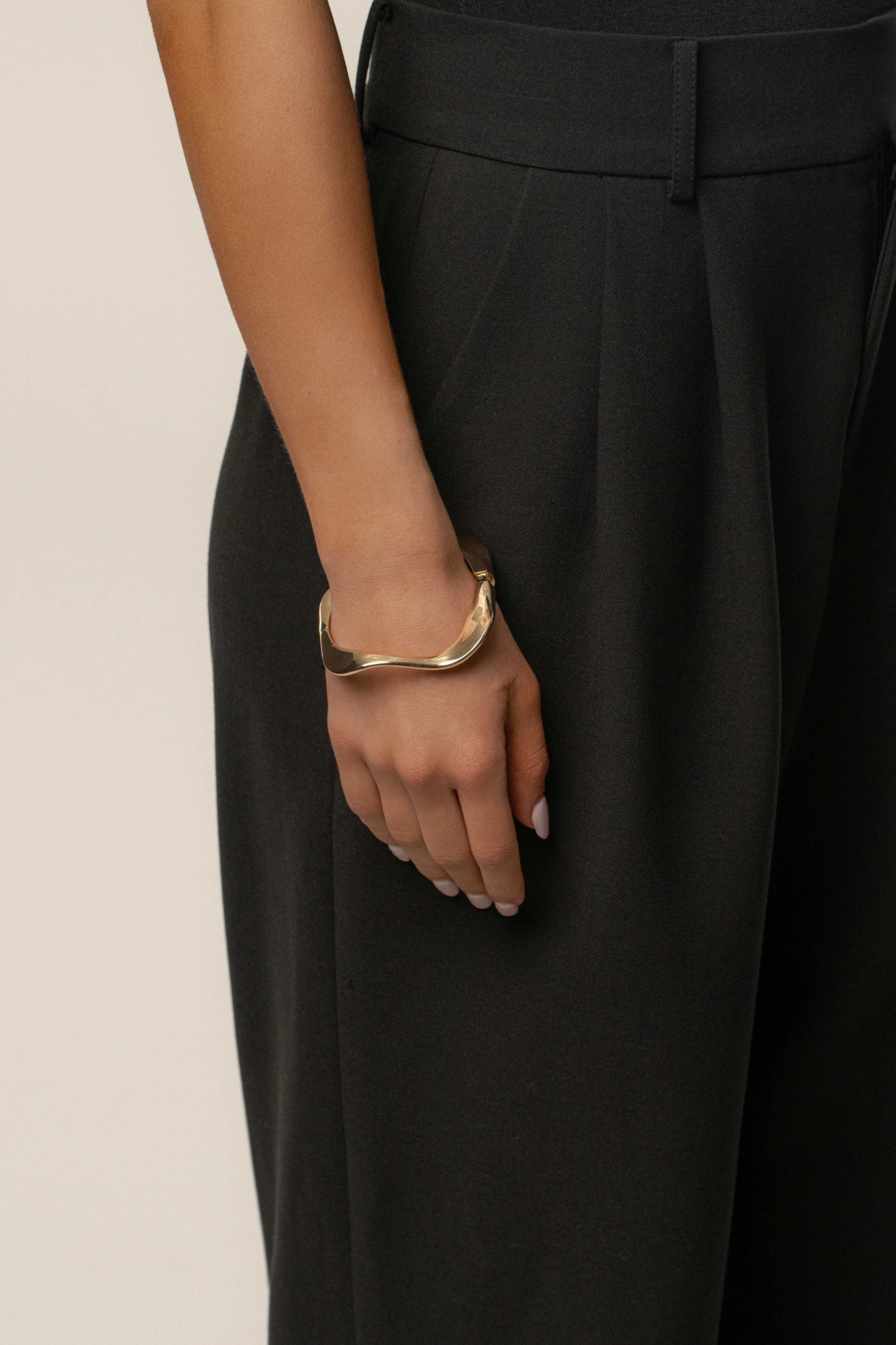 Gold Wavy Hinge Bracelet - Image 4
