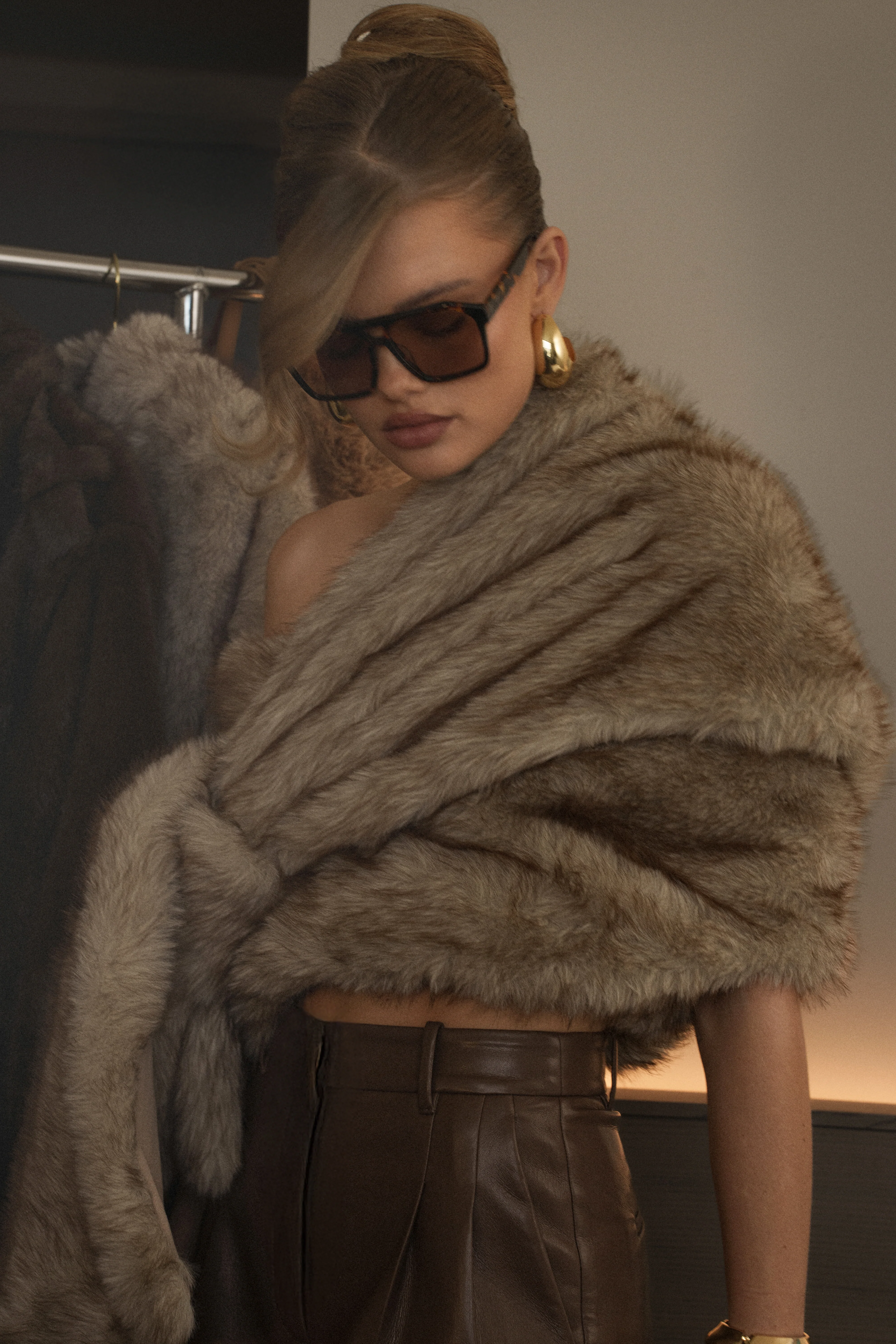 Ivory/Brown Winter Bliss Faux Fur Wrap - Image 10