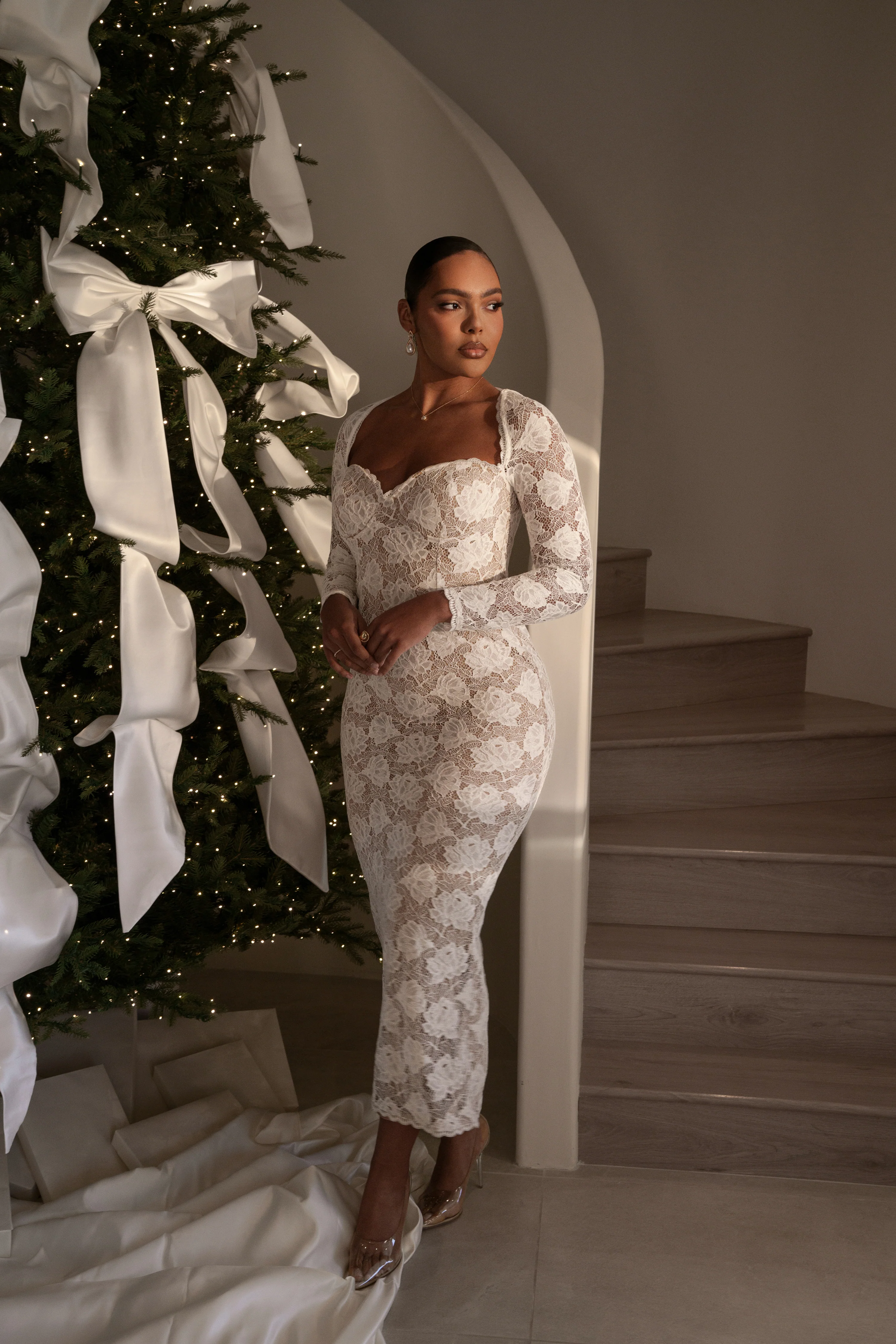 Ivory Lace Sweetheart Maxi Dress - Image 3