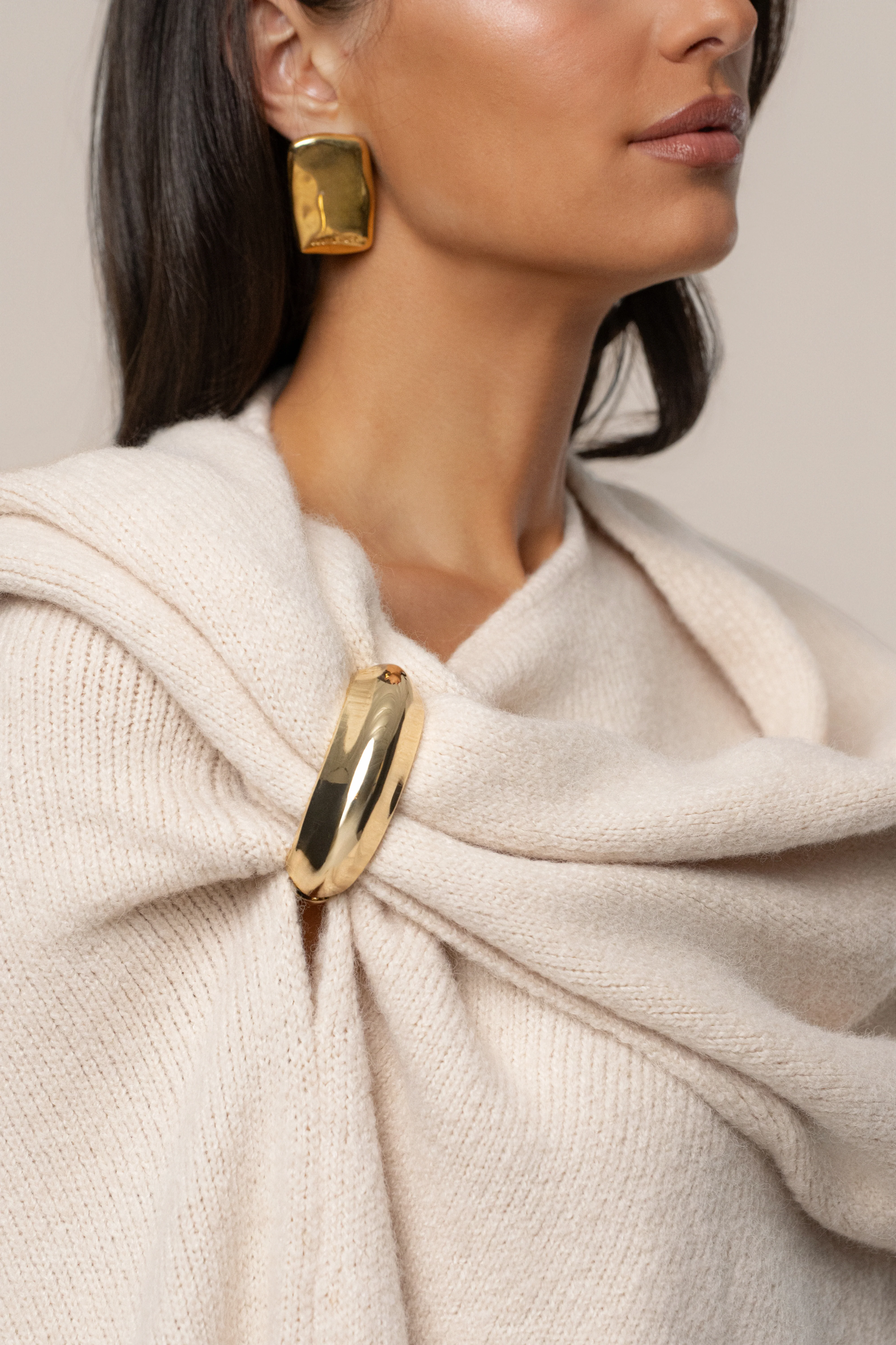 Ivory Radiance Knit Shawl - Image 4