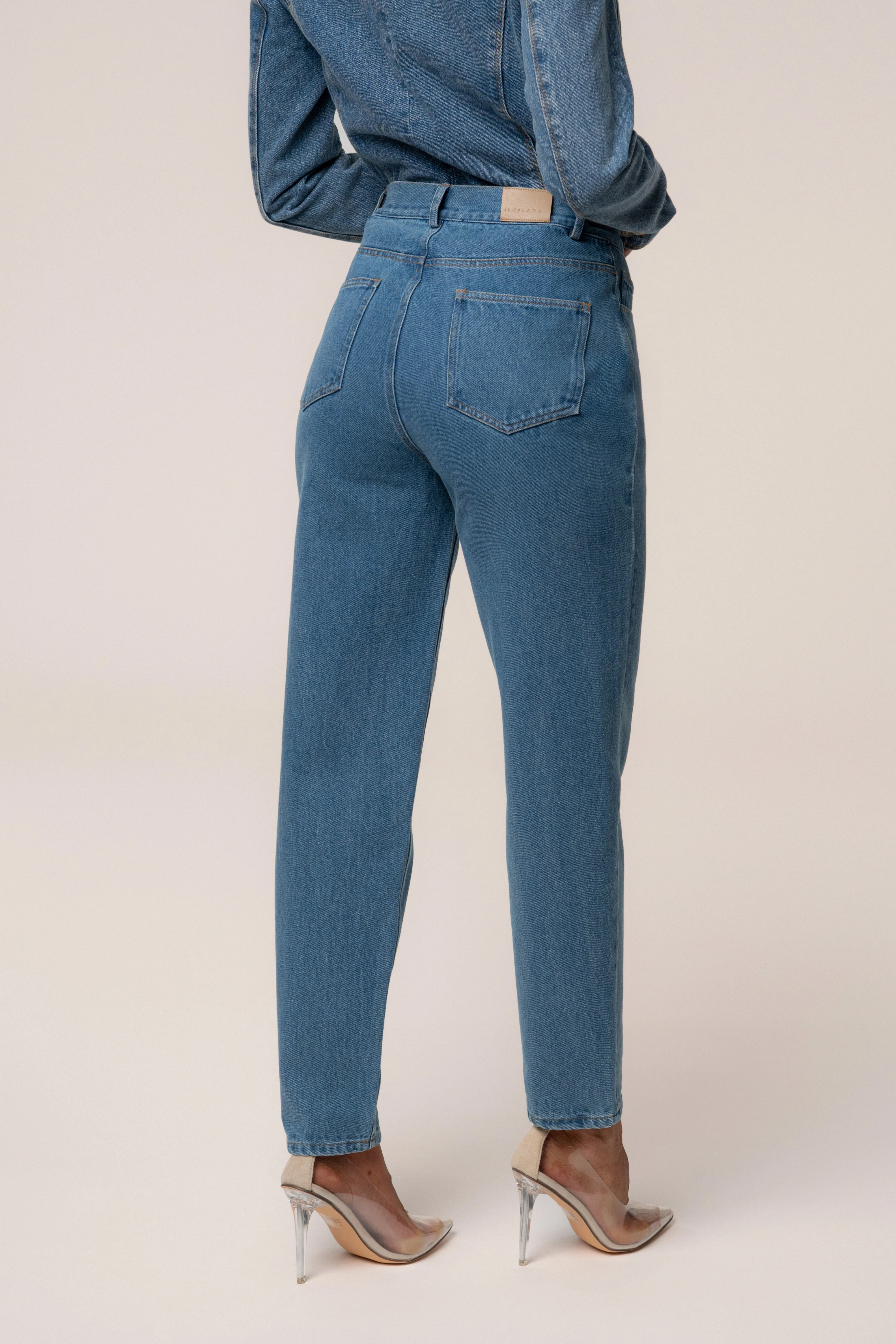 Medium Wash Roesia Jeans - Image 11