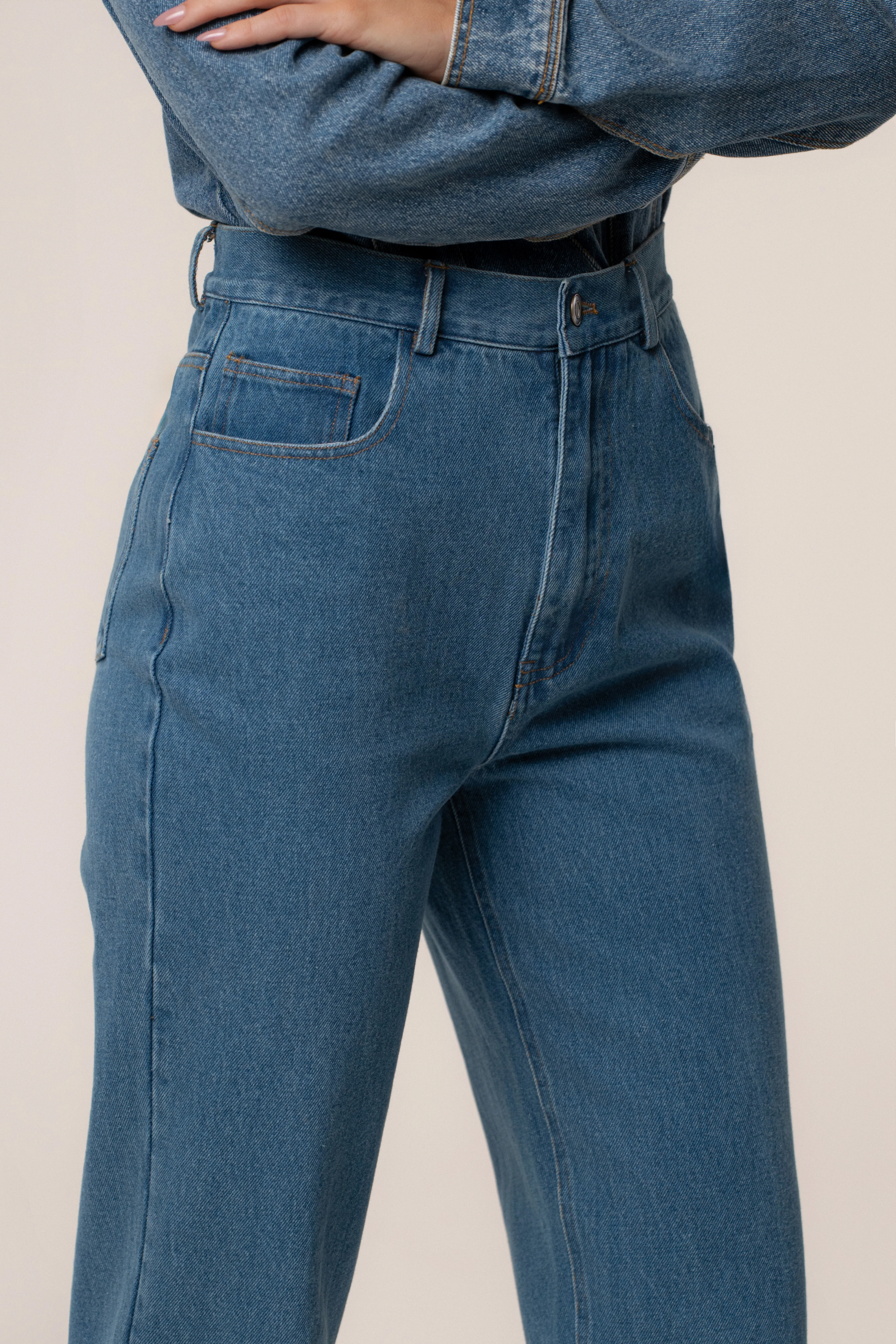 Medium Wash Roesia Jeans - Image 9