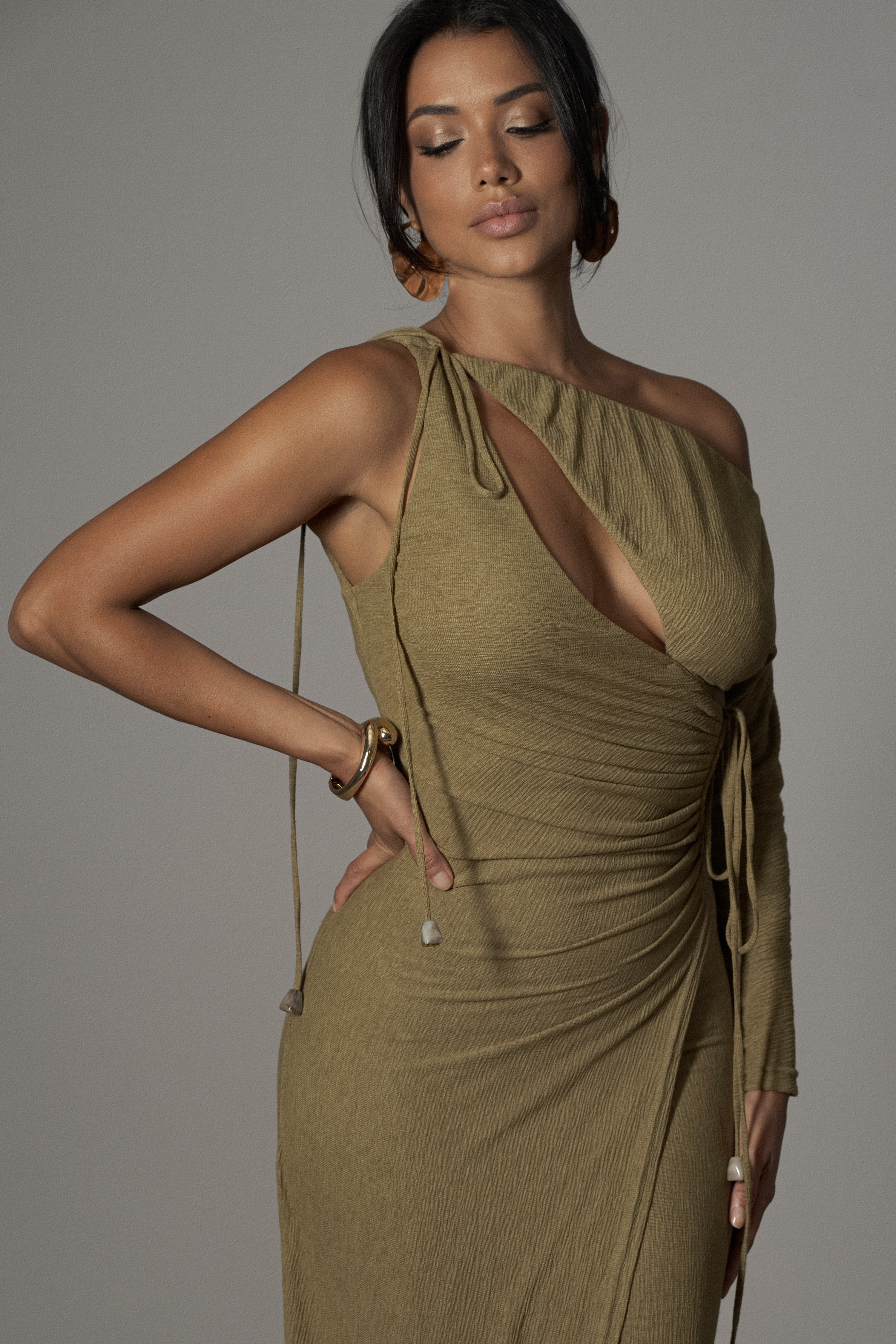 Moss Odelia Crinkled Maxi Dress - Image 10