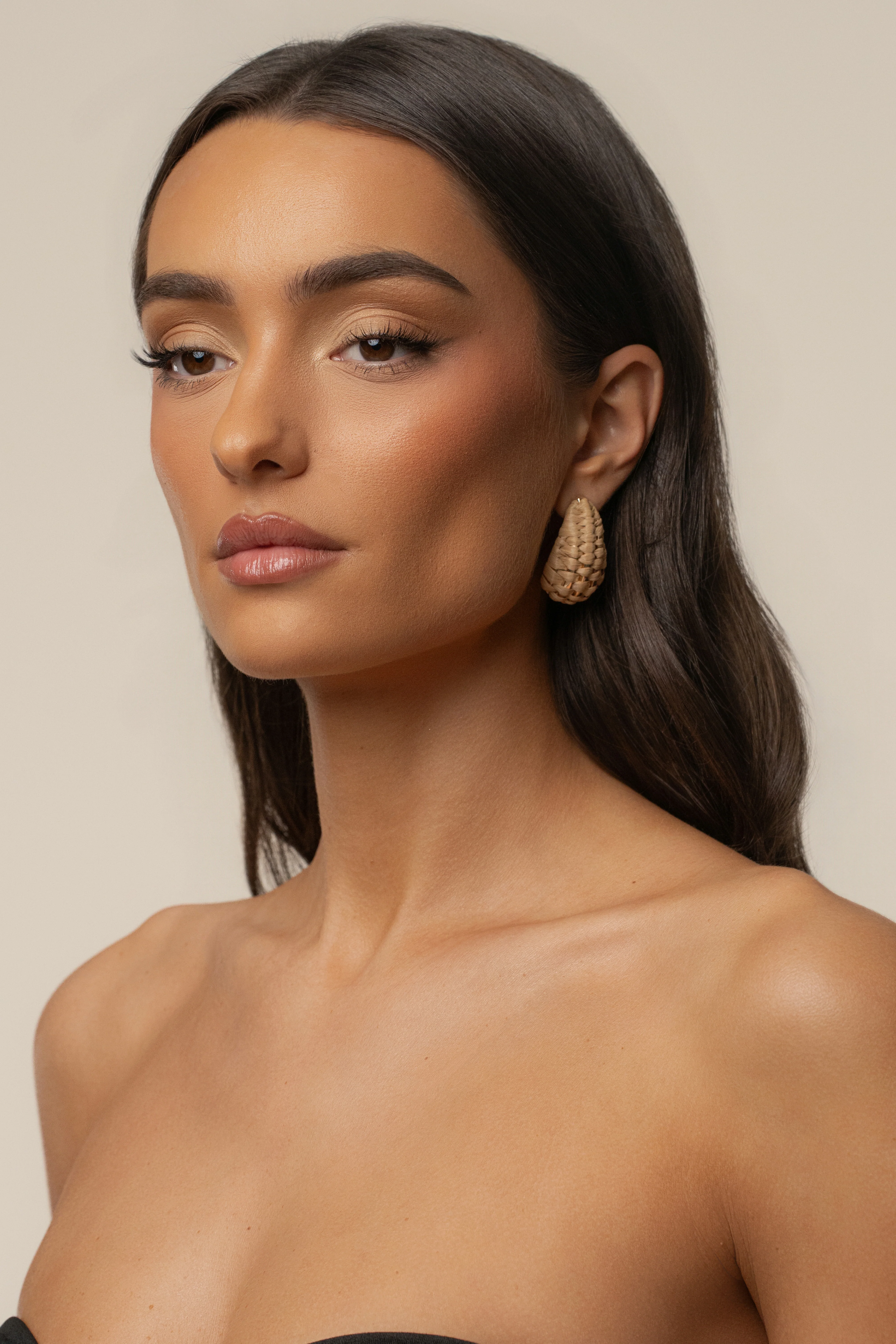 Natural Alana Raffia Earrings - Image 4