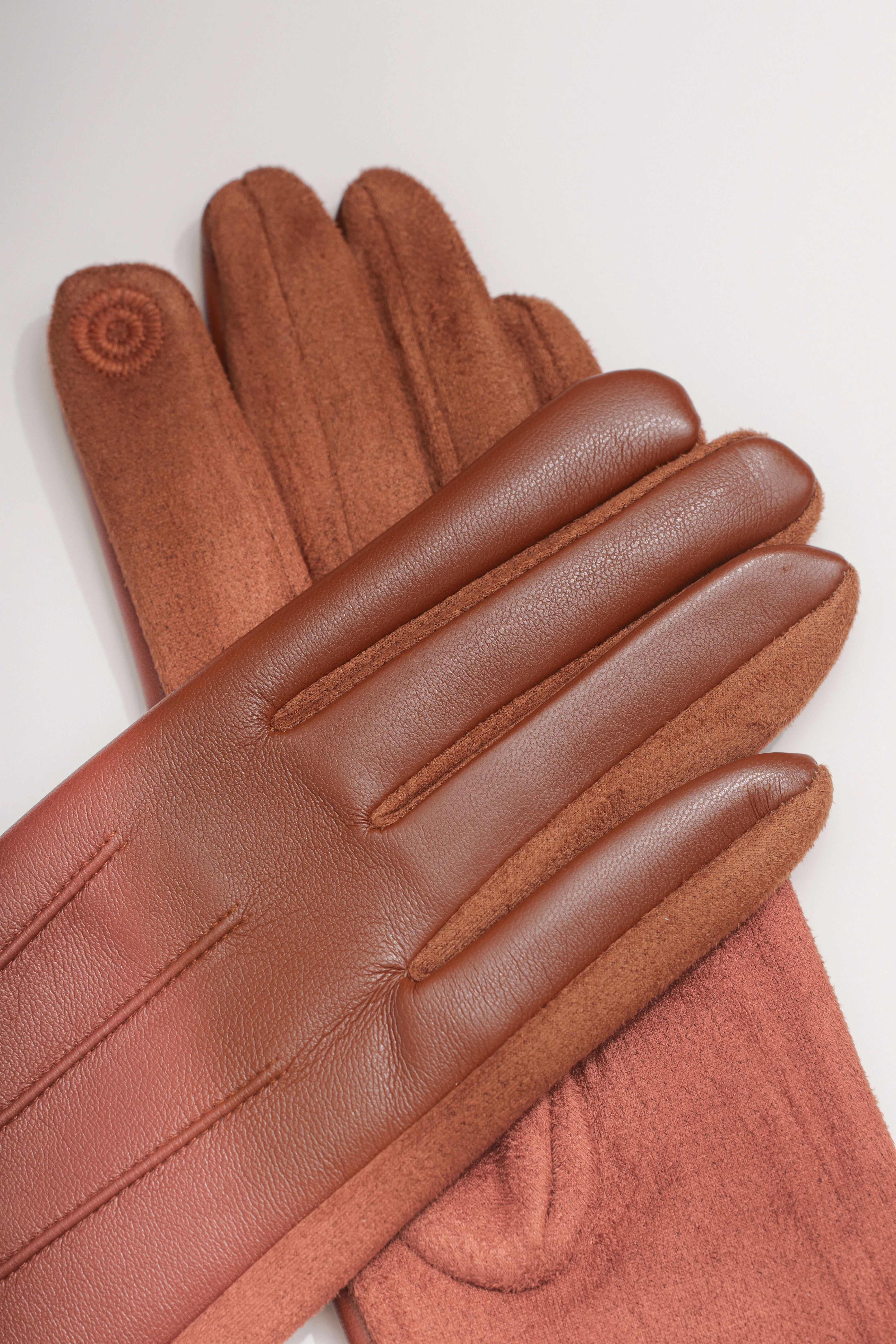 Terra Cotta Après Ski Gloves - Image 4