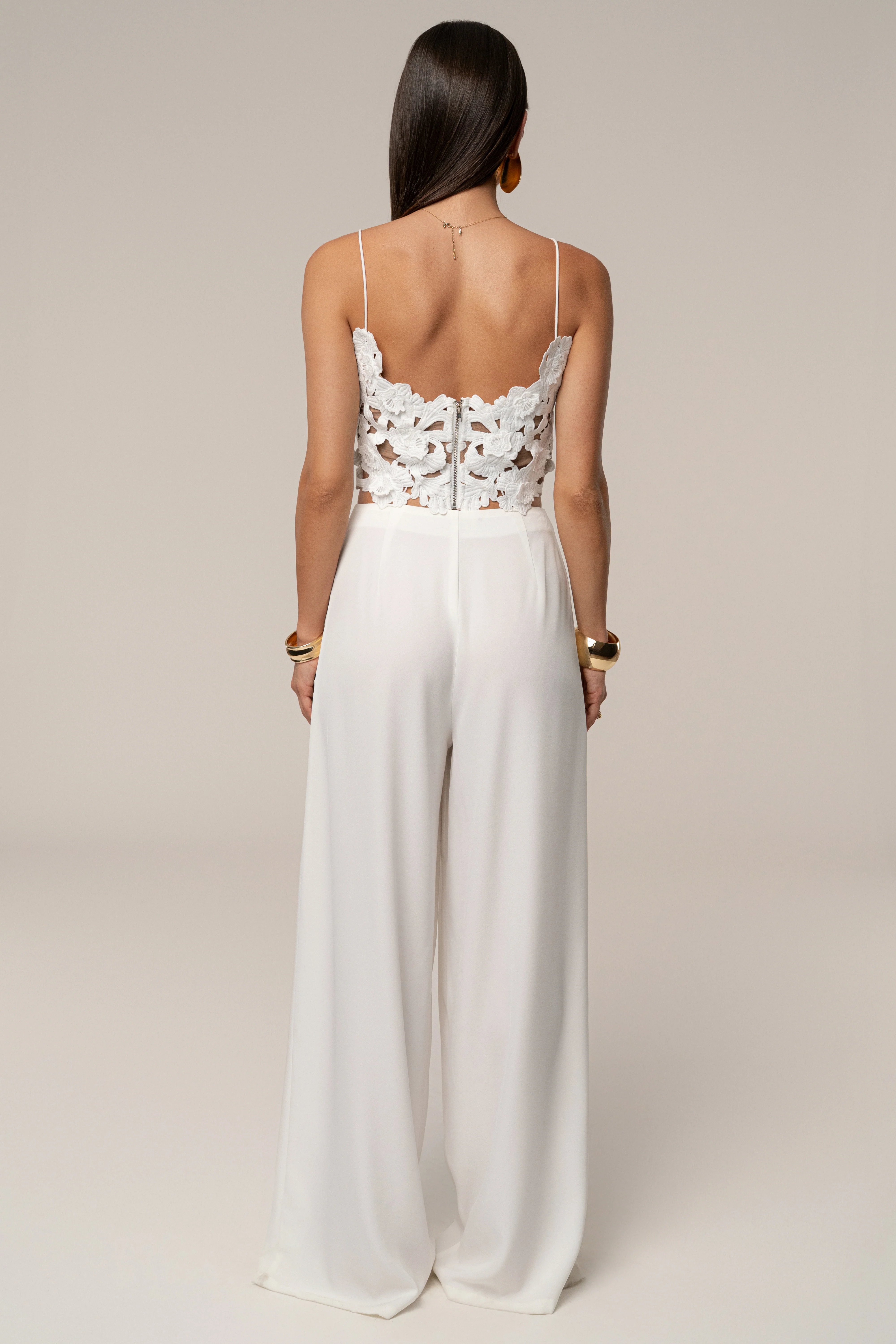 White Anahi Embroidered Top - Image 11