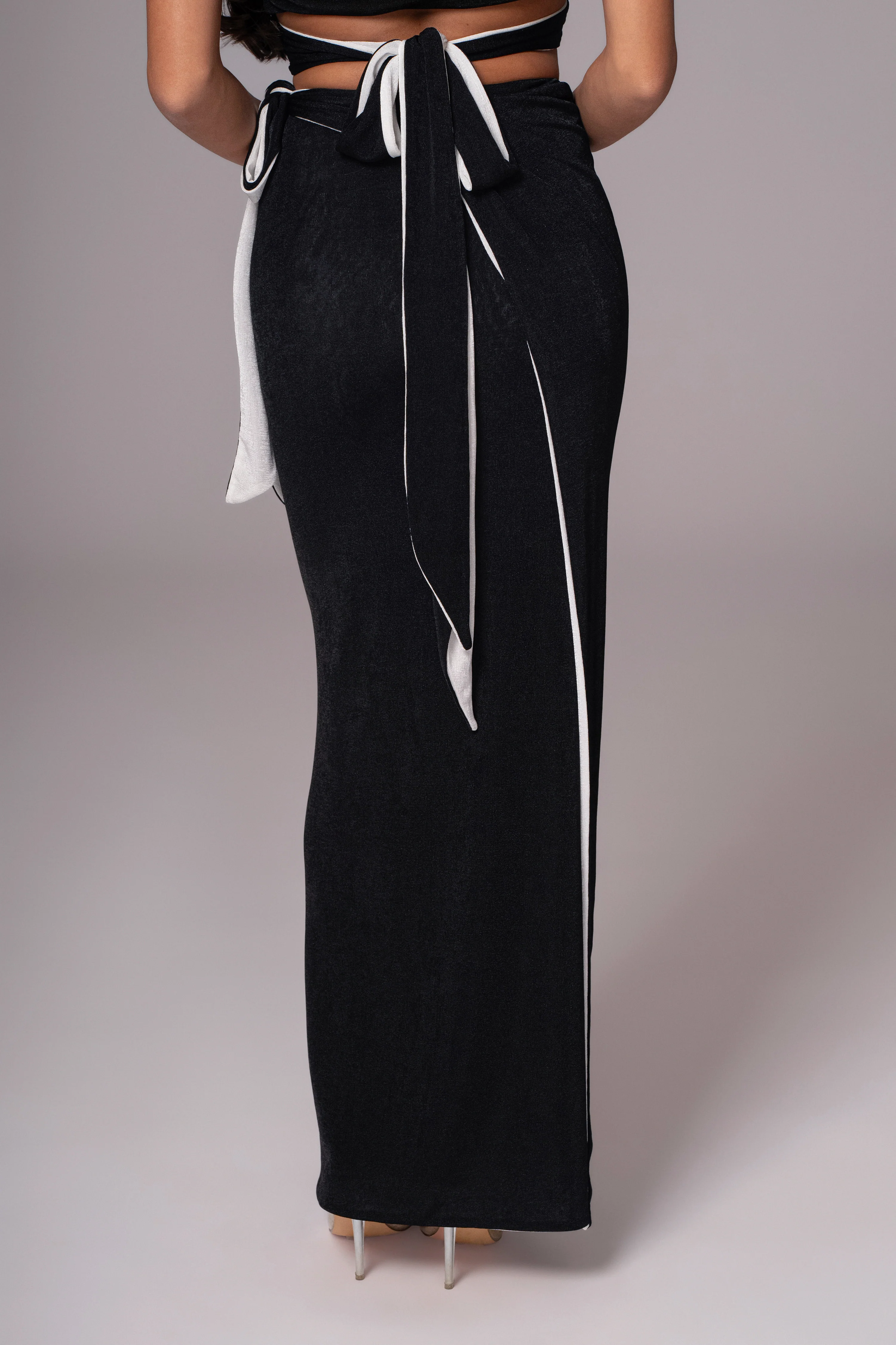 White/Black Venus Reversible Skirt Set - Image 36